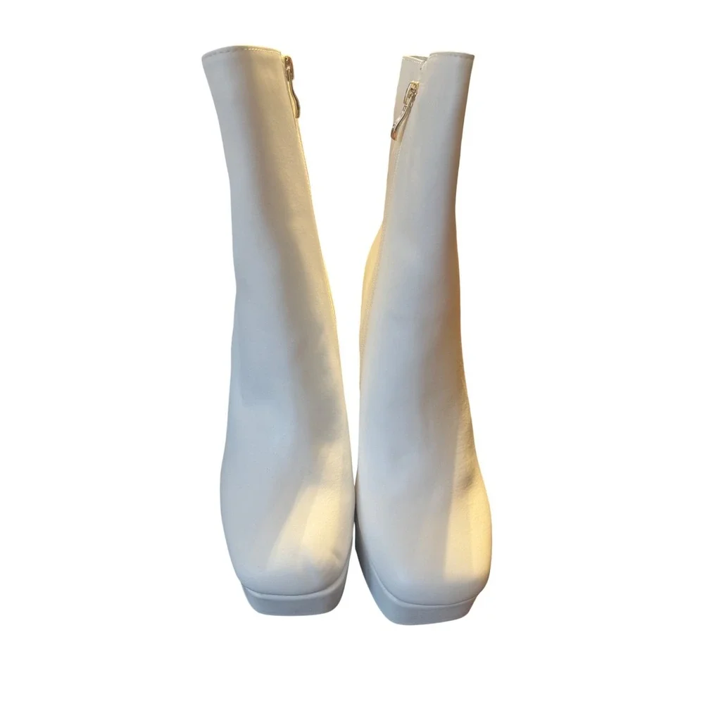 NWT Fashion Nova White Platform Chunky Heel Ankle Boots Size 10M FNFF2203